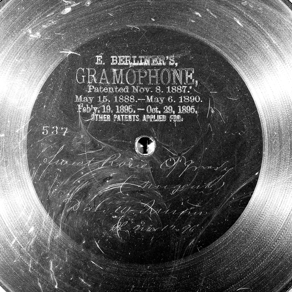 Label of the record with ID 7dd0ea64e213e691a354156a5d9a3477