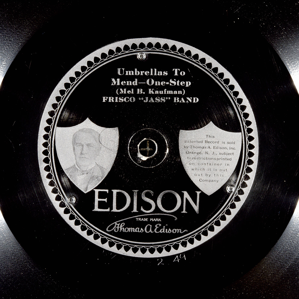 Label of the record with ID c58d323c93ee574fe7c4c94f73c3c345