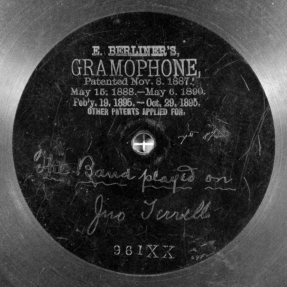 Label of the record with ID dedc82f1f3e1723239c77428a0960d4b